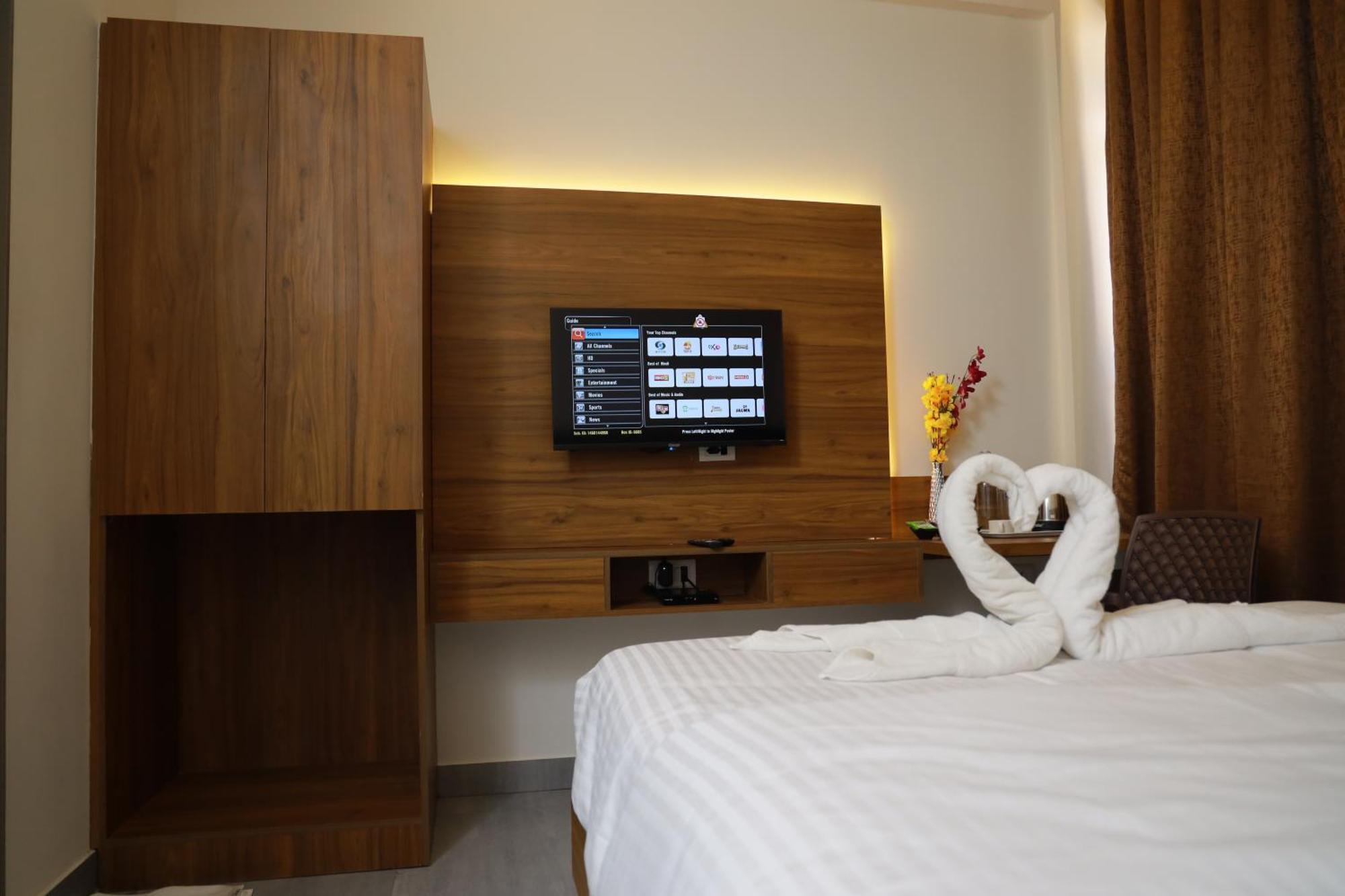 Silverkey Hotel Yelahanka Bangalore Eksteriør billede