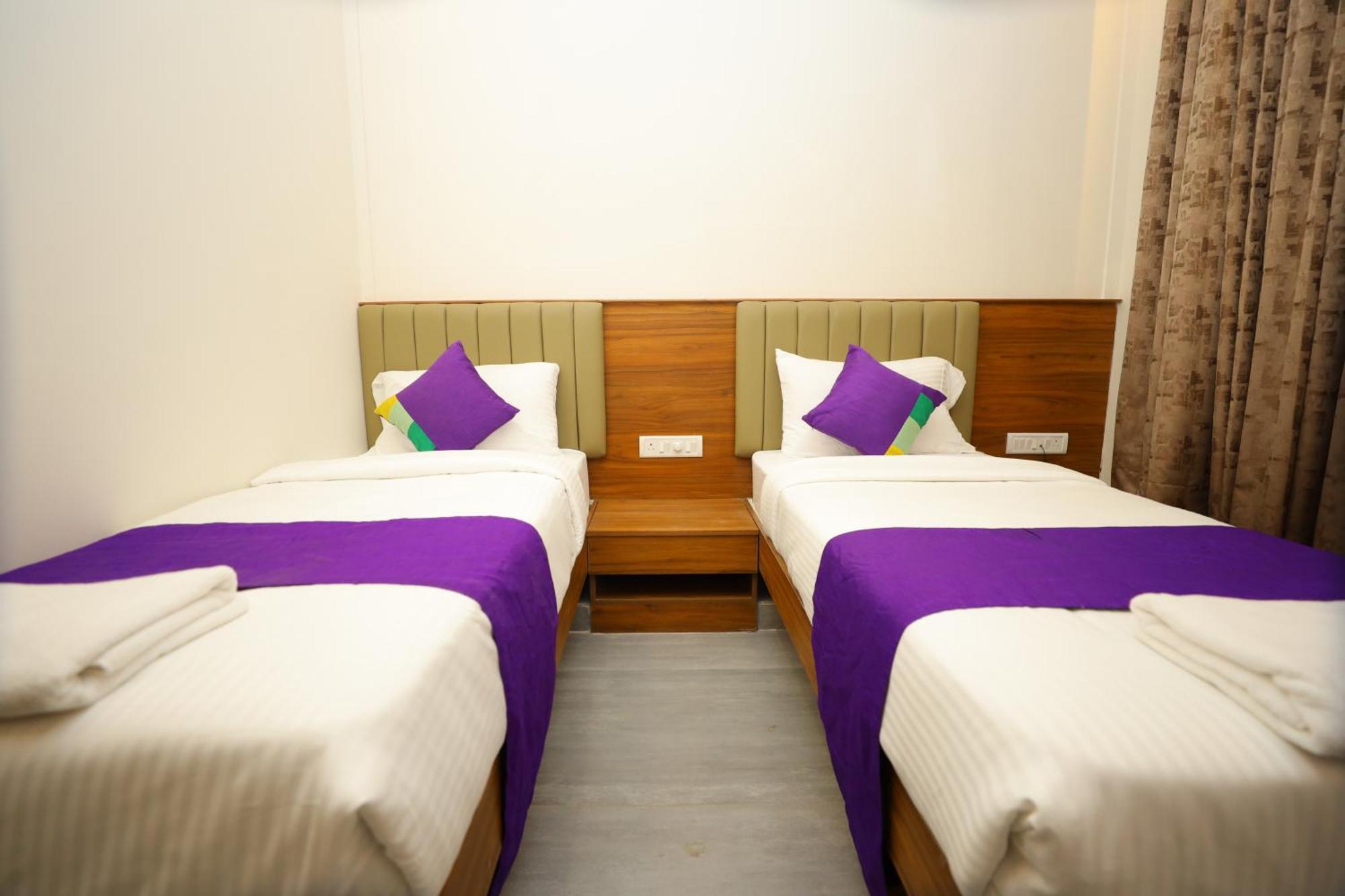 Silverkey Hotel Yelahanka Bangalore Eksteriør billede