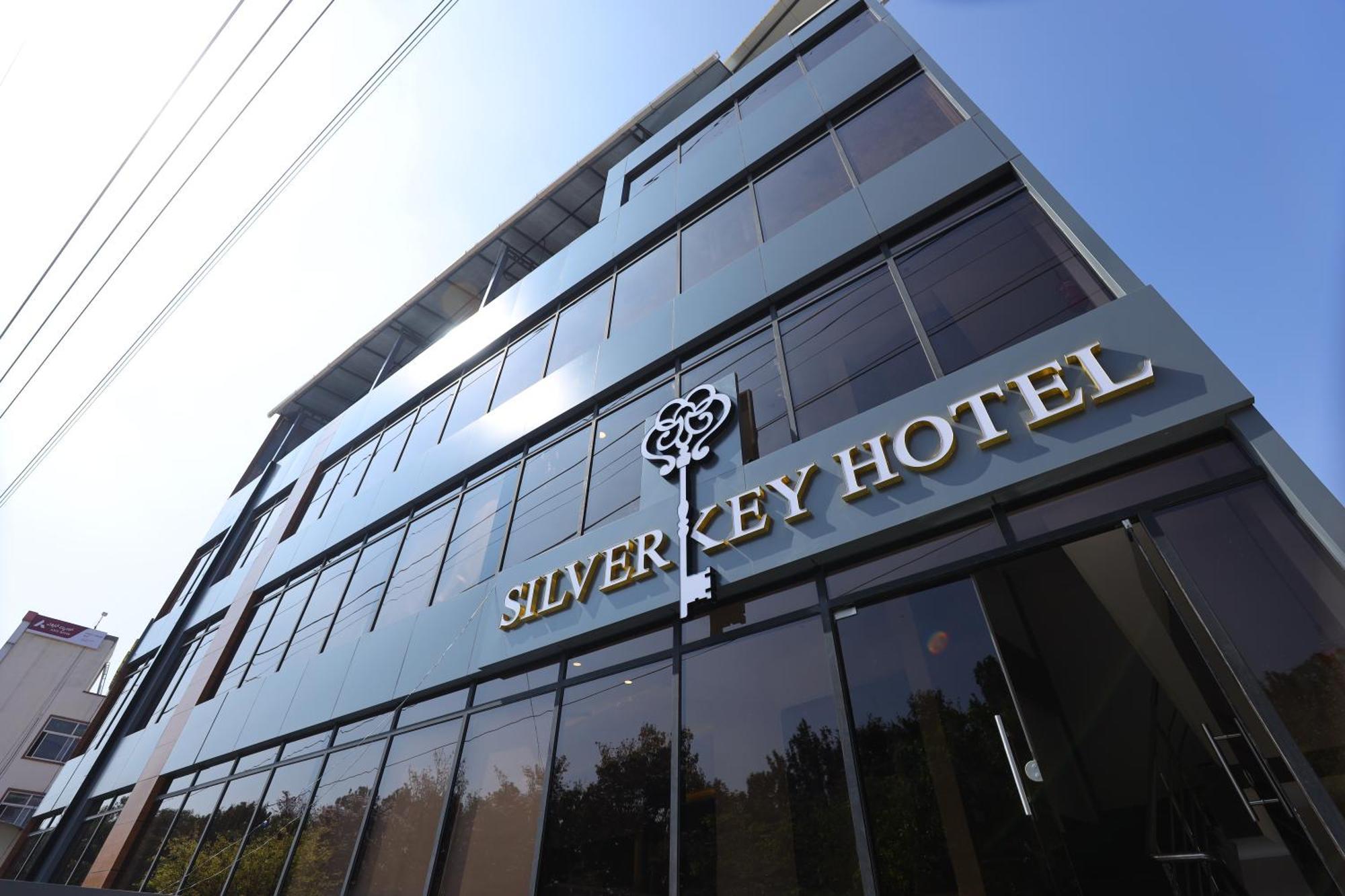 Silverkey Hotel Yelahanka Bangalore Eksteriør billede