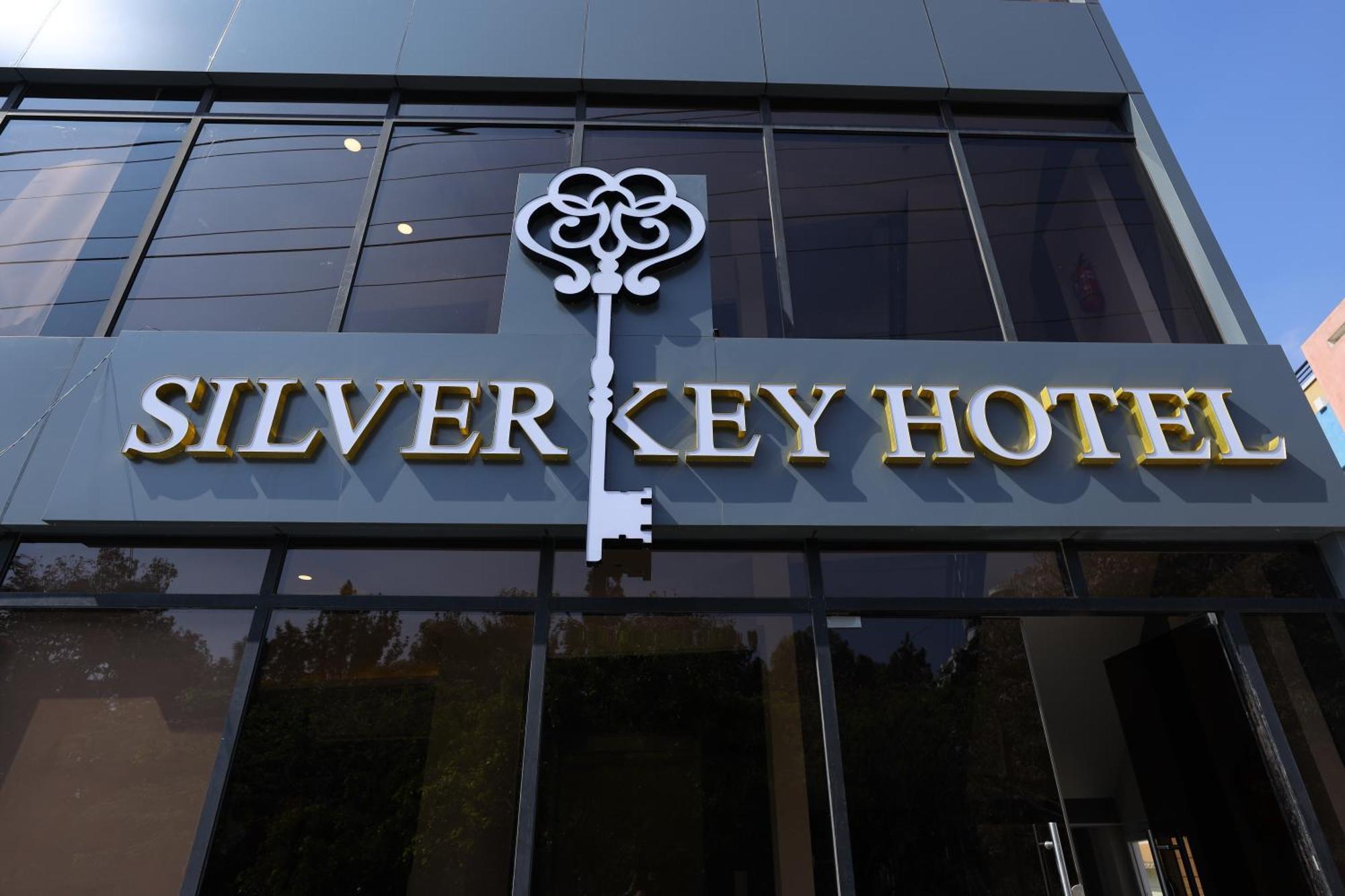 Silverkey Hotel Yelahanka Bangalore Eksteriør billede